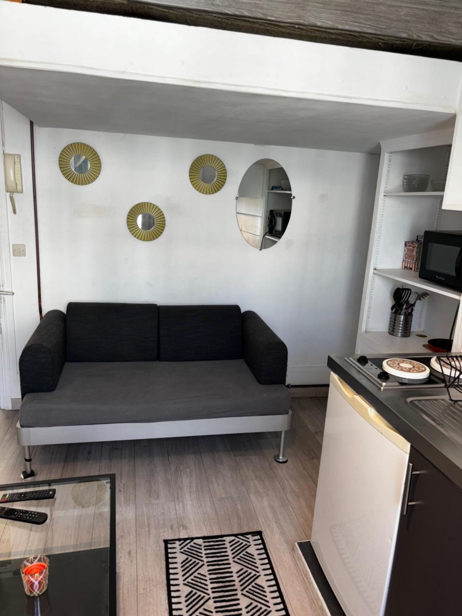 Pretty Montmartre Apartment Paris Bagian luar foto